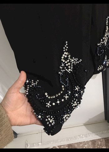 Boncuk İşlemeli V Yaka Siyah Uzun Elbise - Görsel 2