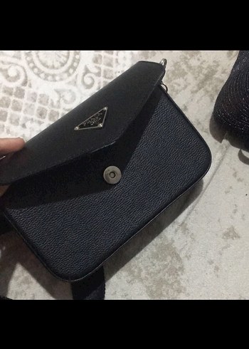 Orjinal prada Siyah Deri Kemerli Kadın Çantası - Görsel 3