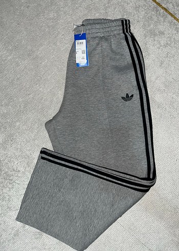 Adidas s