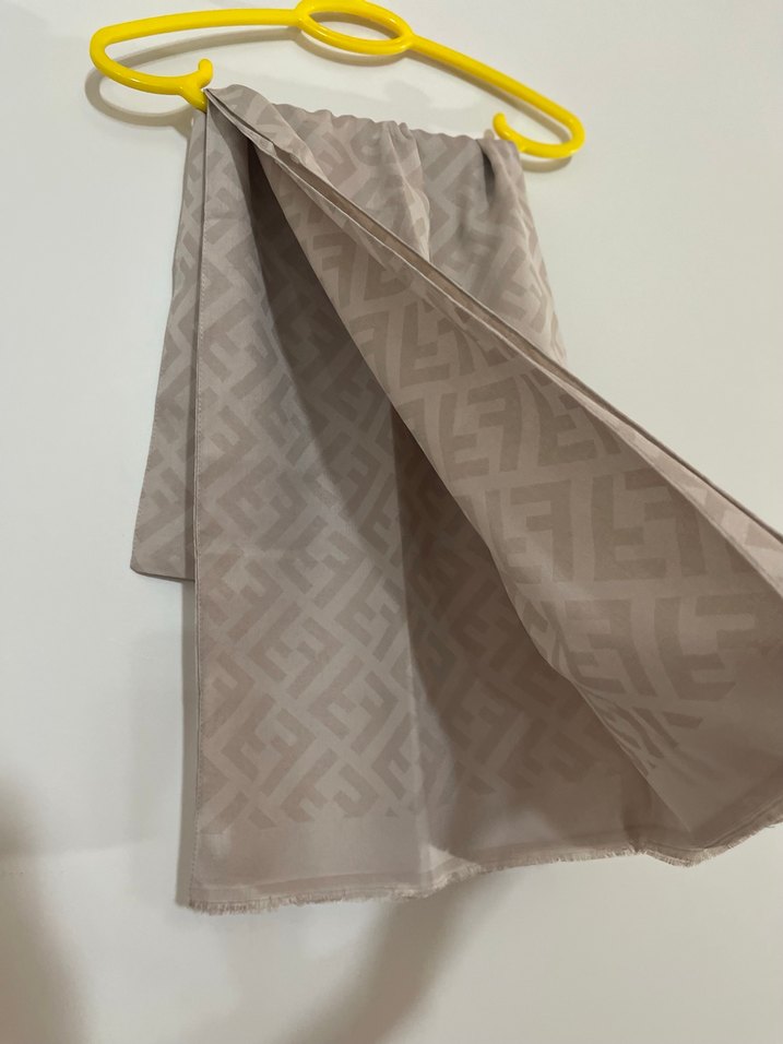 Bej Gri Desenli Kadın Şal - Görsel 2