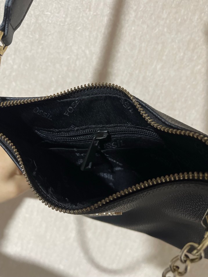Zincir Detaylı Siyah Deri Fossil Kadın Çanta - Görsel 4