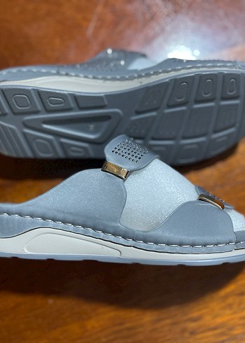 Gri Dolgu Topuklu Kadın Terlik - Görsel 3