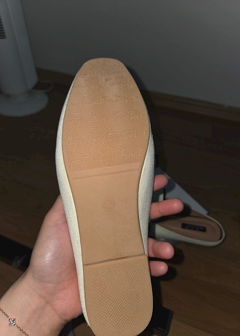 Tokalı Beyaz Minimalist Kadın Terlik - Görsel 7