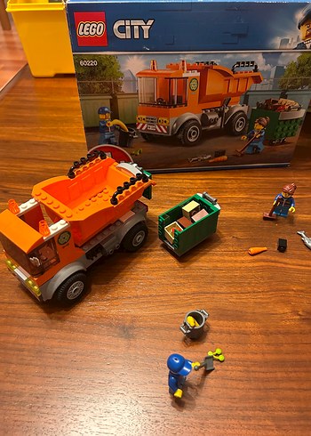 Beden Lego 60220 çöp kamyonu