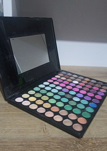 Çok Renkli Göz Farı Paleti - Görsel 3