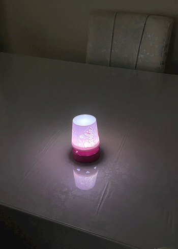 Pembe Pop Kültür Baskılı Pul Detaylı Aksesuar - Görsel 2