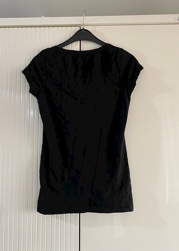 Siyah V Yaka Kısa Kollu Keten Tişört - Görsel 3