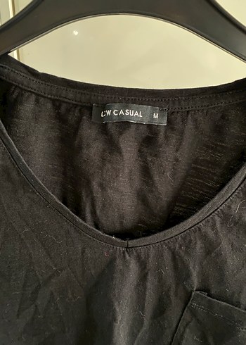 Siyah V Yaka Kısa Kollu Keten Tişört - Görsel 4