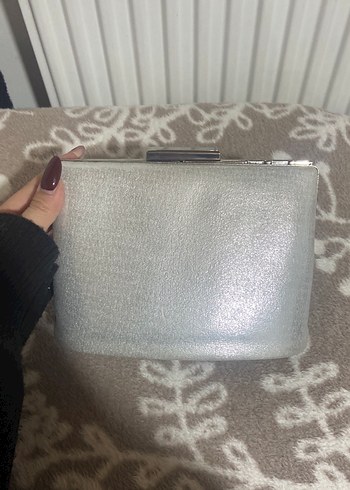 Gri Metal Tokalı Kadın Abiye Çanta - Görsel 4