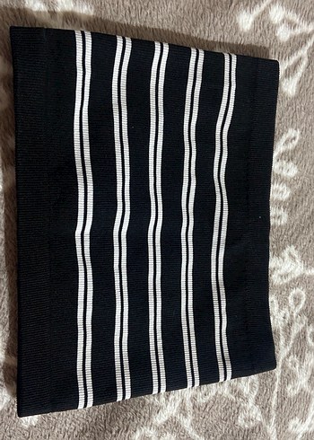 Çizgili Siyah Straplez Crop - Görsel 2