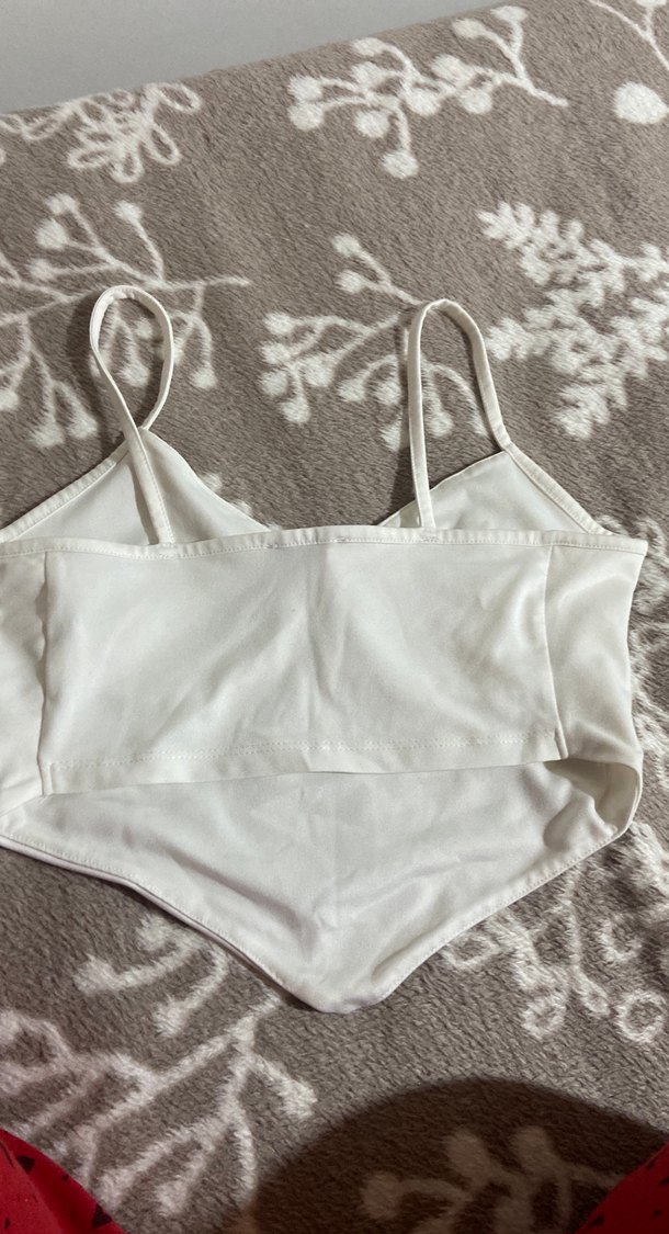 Beyaz V Yaka İnce Askılı Bustiyer - Görsel 2