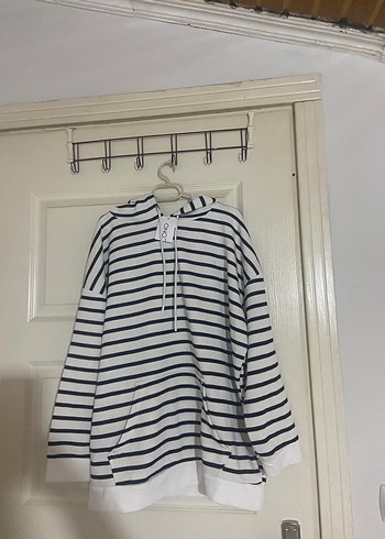 Çizgili Kapüşonlu Kadın Sweatshirt - Görsel 2