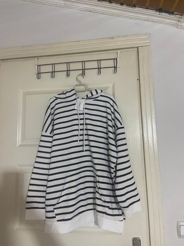 Çizgili Kapüşonlu Kadın Sweatshirt - Görsel 2