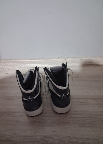 Erkek Beyaz Siyah Bağcıklı Spor Ayakkabı jordan - Görsel 2