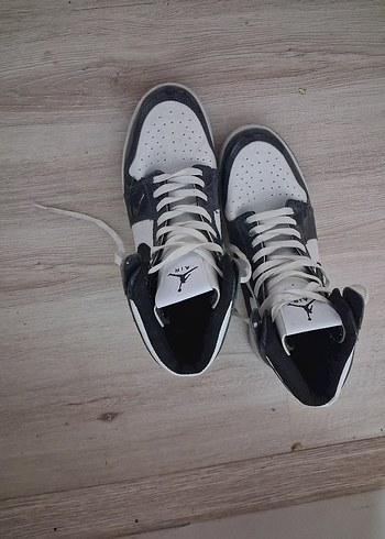 Erkek Beyaz Siyah Bağcıklı Spor Ayakkabı jordan - Görsel 3