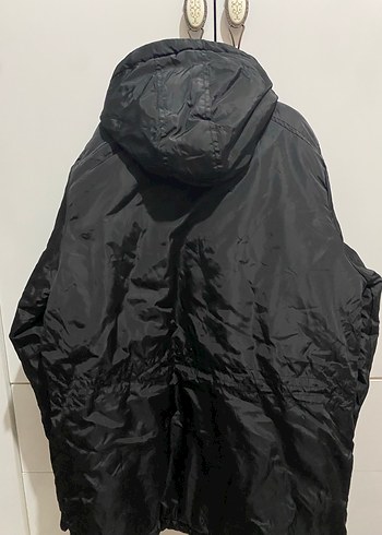 Siyah Kapüşonlu Erkek çocuk Mont - Görsel 4