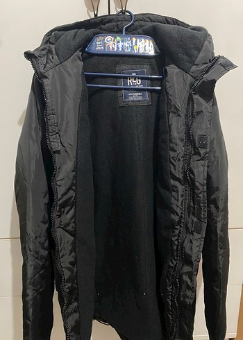 Siyah Kapüşonlu Erkek çocuk Mont - Görsel 2