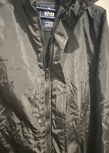 Siyah Kapüşonlu Erkek çocuk Mont - Görsel 3