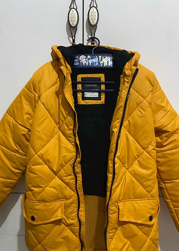 Sarı Kapüşonlu çocuk Kışlık Mont - Görsel 2