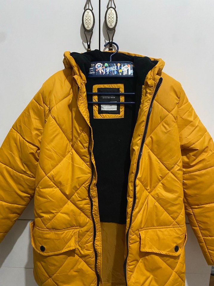 Sarı Kapüşonlu çocuk Kışlık Mont - Görsel 2