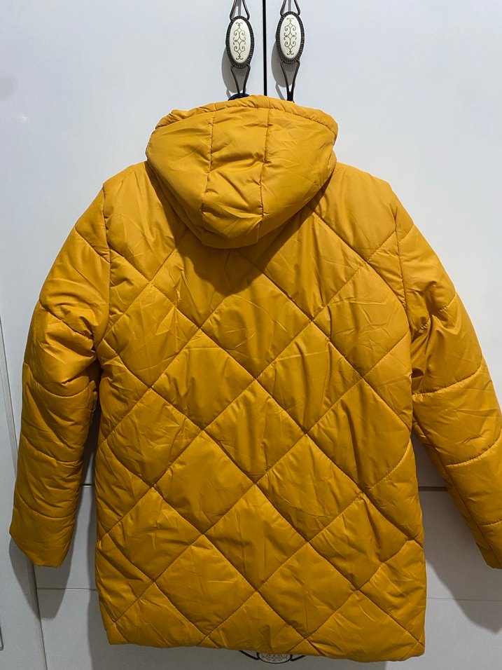 Sarı Kapüşonlu çocuk Kışlık Mont - Görsel 4