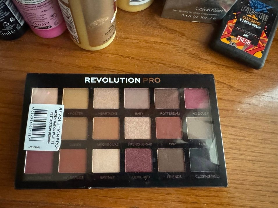 Revolution Pro Nude Tonlarda Göz Farı Paleti - Görsel 2