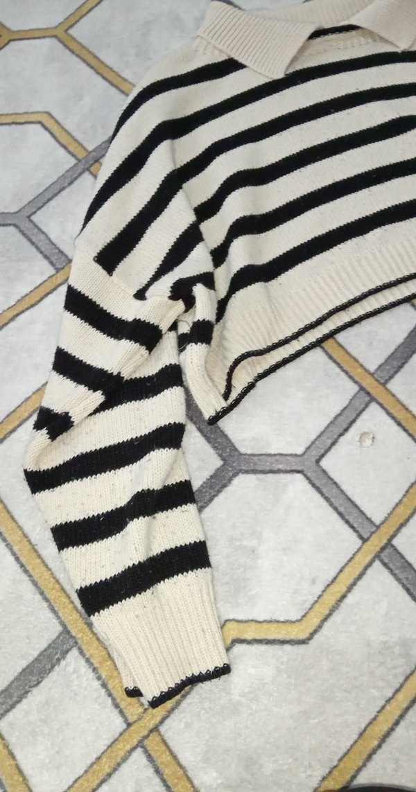 Çizgili Beyaz Gri Kısa Triko Kadın Kazak - Görsel 2