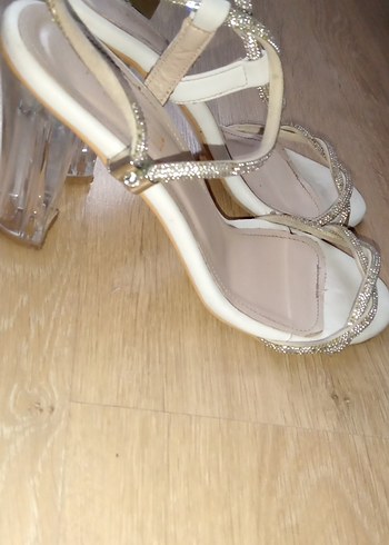 Beyaz Dolgu Topuklu Kadın Abiye Ayakkabı - Görsel 2