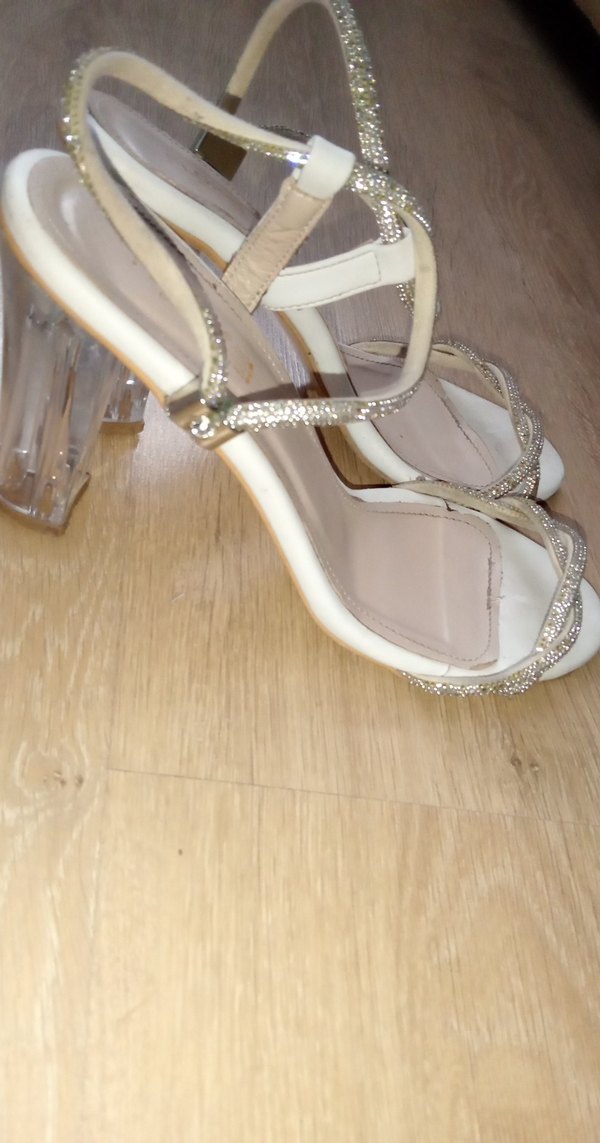 Beyaz Dolgu Topuklu Kadın Abiye Ayakkabı - Görsel 2