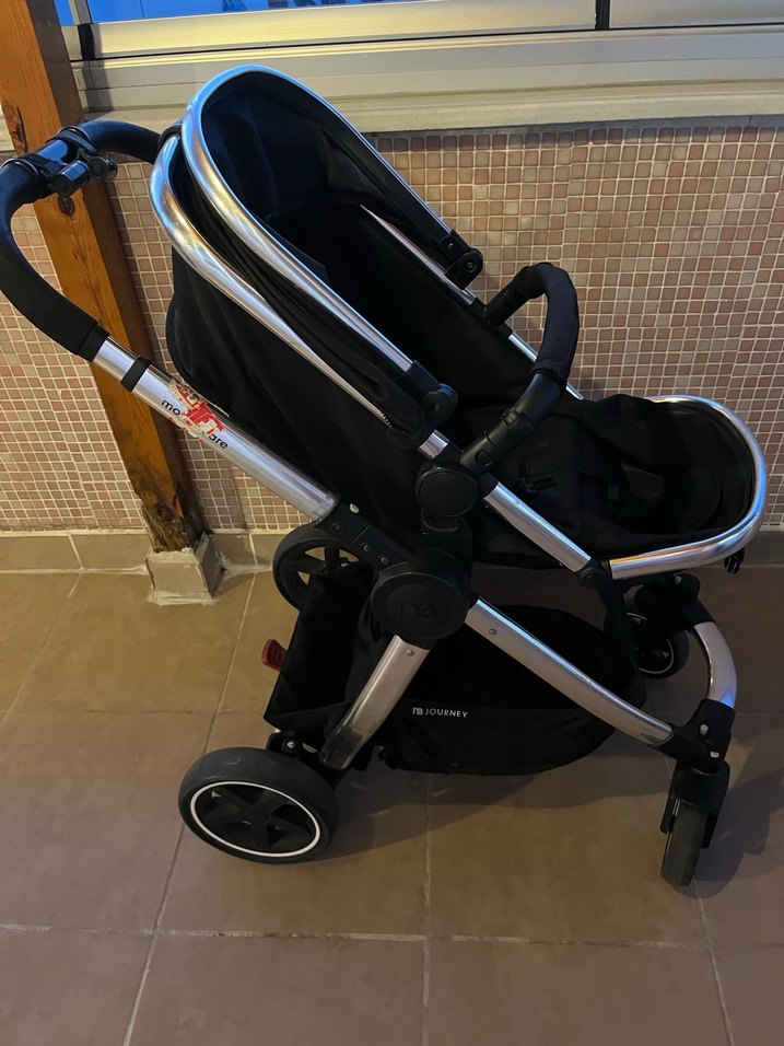 Mothercare marka siyah bebek arabası - Görsel 4