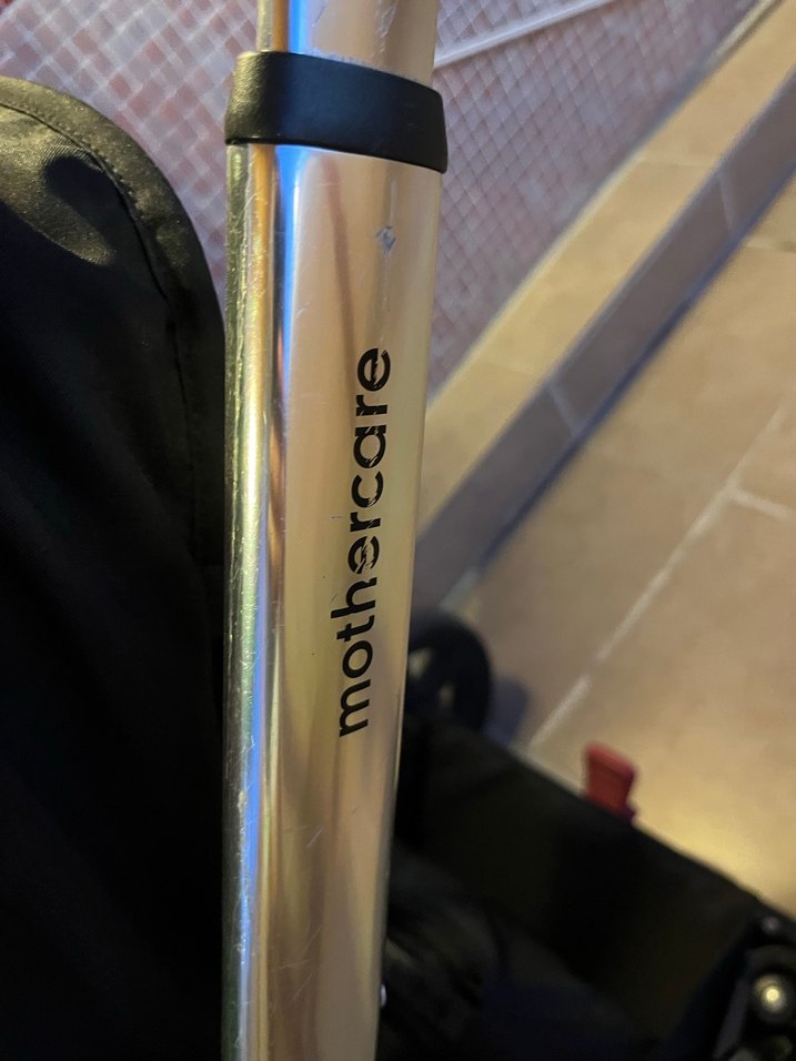 Mothercare marka siyah bebek arabası - Görsel 3