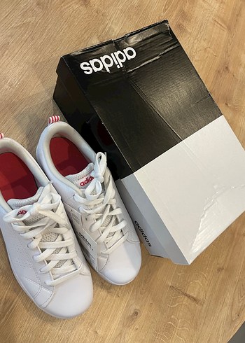 Beyaz Adidas Kadın Spor Ayakkabı - Görsel 2