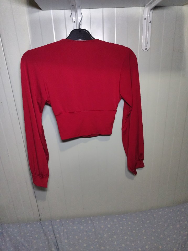 Kırmızı V Yakalı Drapeli Uzun Kollu Bluz - Görsel 3