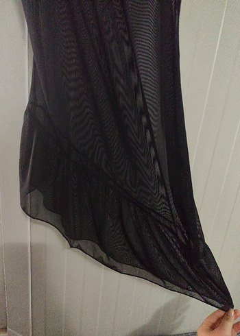 Siyah Dantel Detaylı Asimetrik Gecelik - Görsel 2