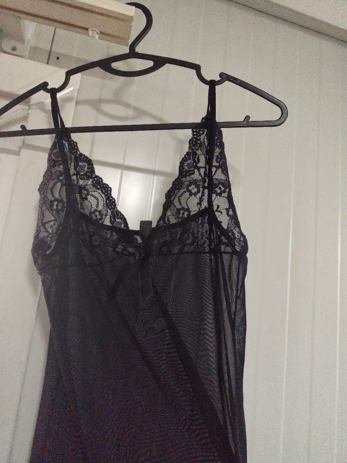 Siyah Dantel Detaylı Asimetrik Gecelik - Görsel 3