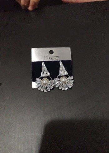 Klasik İnci Detaylı Parlak Çelik Mini Küpeler - Görsel 2