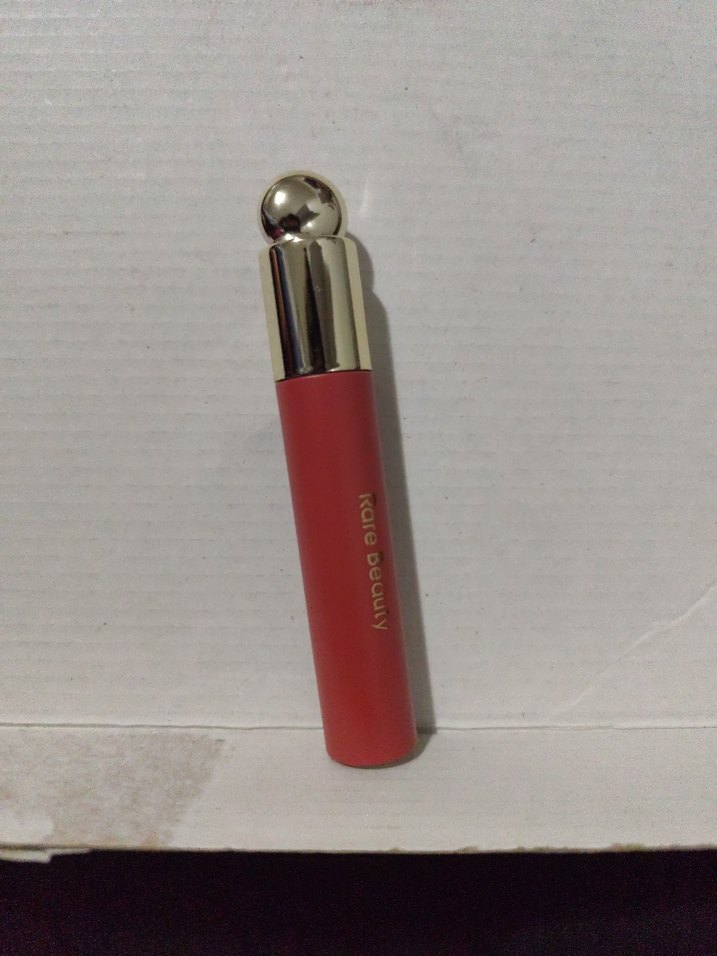 Rare Beauty Parlak Kırmızı Dudak Parlatıcısı - Görsel 2