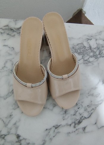 Bej Blok Topuklu Kadın Terlik - Görsel 2