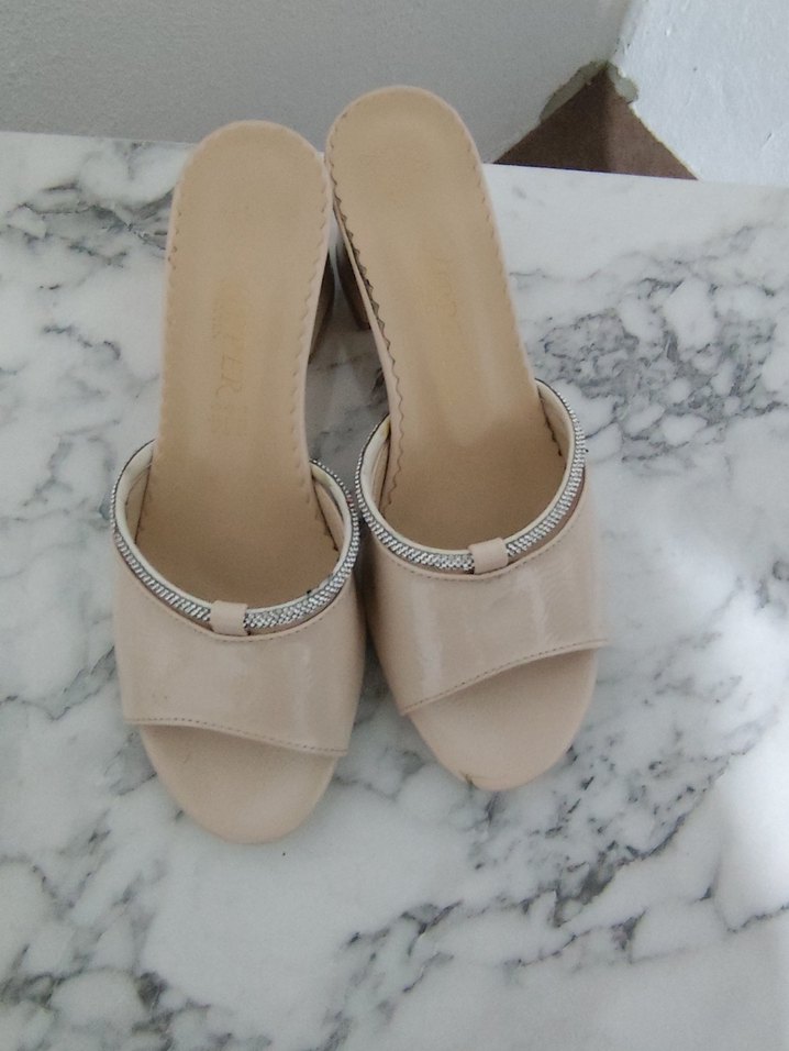 Bej Blok Topuklu Kadın Terlik - Görsel 2