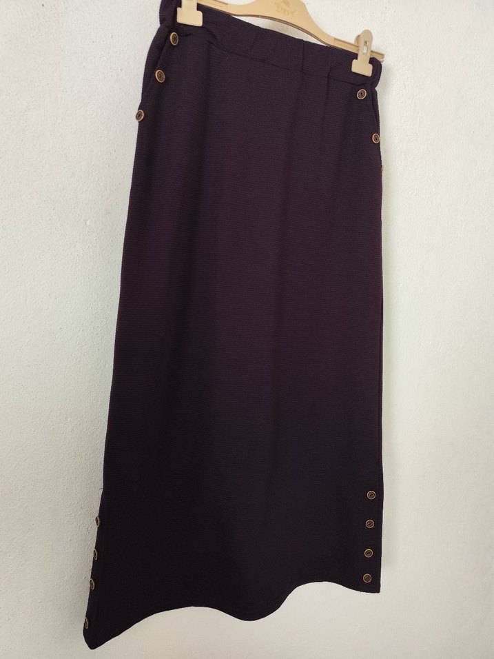 Düğmeli Uzun Mor Etek - Görsel 2