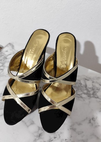 Altın Parlak Yılan Desenli Tokalı Platform Topuklu - Görsel 3