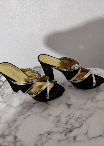 Altın Parlak Yılan Desenli Tokalı Platform Topuklu - Görsel 2