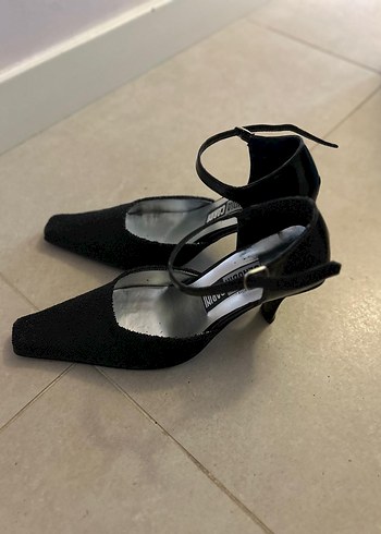 Abiye Siyah Boncuklu Rugan Stiletto Topuklu Kadın Ayakkabı - Görsel 2