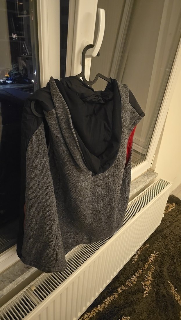 Kolsuz Kapüşonlu Yelek - Görsel 4