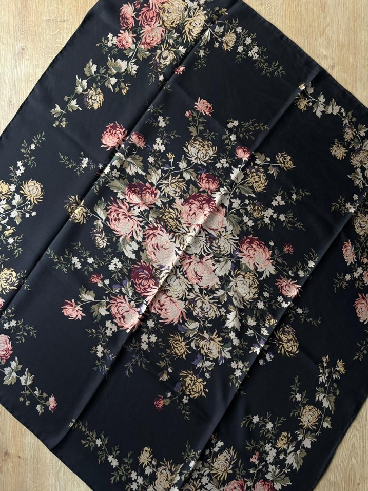Çiçek Desenli Vintage İpek Eşarp - Görsel 2