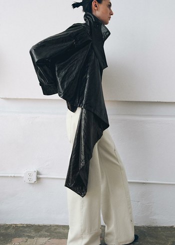 Siyah Drapeli Uzun Deri Kadın Ceket - Görsel 4