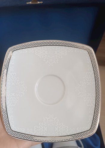 Gri Desenli Beyaz Porselen Kupa ve Tabak Seti - Görsel 3