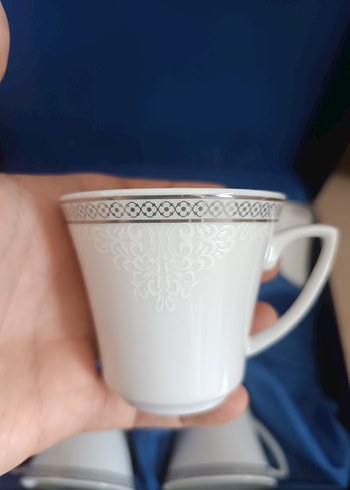 Gri Desenli Beyaz Porselen Kupa ve Tabak Seti - Görsel 4