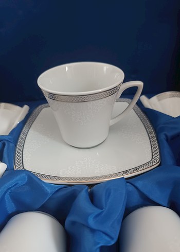 Gri Desenli Beyaz Porselen Kupa ve Tabak Seti - Görsel 2