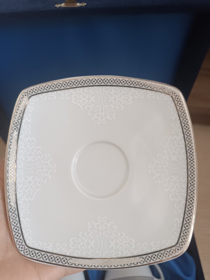 Gri Desenli Beyaz Porselen Kupa ve Tabak Seti - Görsel 3